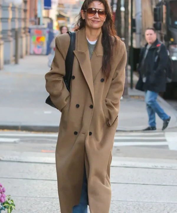 Katie Holmes Brown Coat​